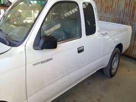 1999 TOYOTA TACOMA, WHITE, SR5, EXTD CAB, 2.4L, AT, 2WD.   Z26331